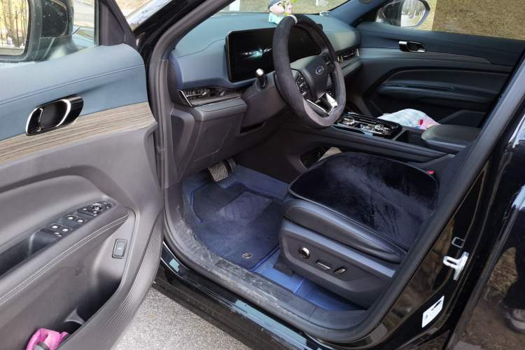 Used Ford Equator Sport 2022 Facelift EcoBoost 170 Prestige Model