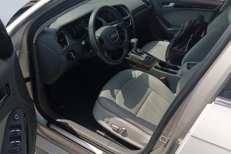 Used Audi A4L 2016 30 TFSI Collector's Edition Automatic Comfort Model
