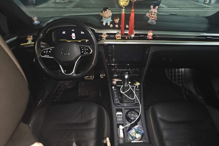 Used Volkswagen FAW-Volkswagen CC 2021 380TSI Striking Edition Center Console