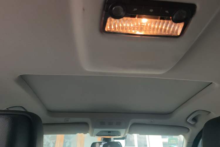 Used BMW 5 Series 2011 523Li Leading Model
