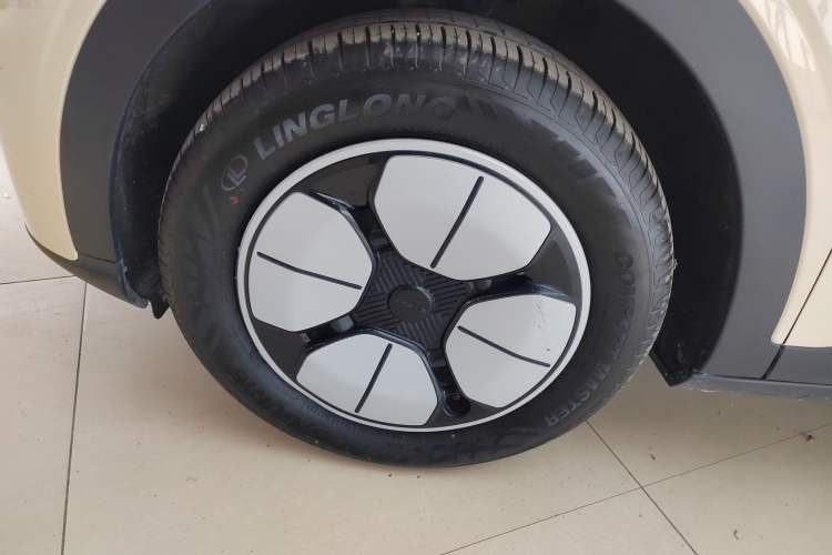 Used Geely Galaxy Geome 2025 310km Youth Edition Left Front Wheel Hub