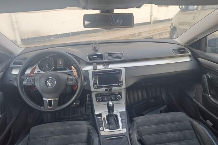 Used Volkswagen FAW-Volkswagen CC 2012 2.0 TSI Luxury Model Center Console