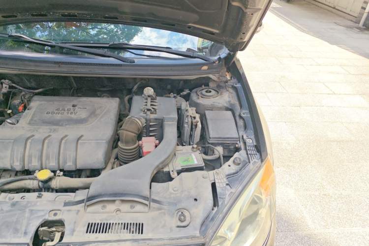 Used Soueast V5 Lingzhi 2014 1.5L CVT Comfort Model
