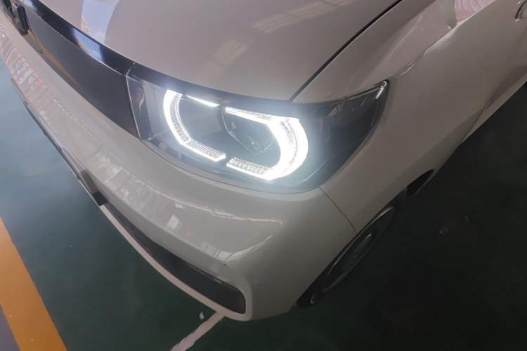 Used Wuling Hongguang MINIEV 2021 Macaron Fashion Model Lithium Iron Phosphate Left Front Headlight