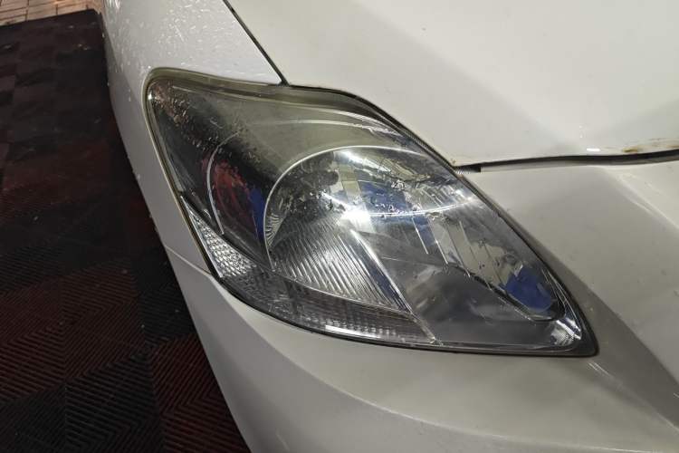 Used Toyota Vios 2011 1.6L GL-i Sunroof Version AT Right Front Headlight