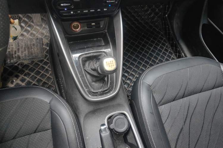 Used Baojun 510 2017 1.5L manual Comfort trim