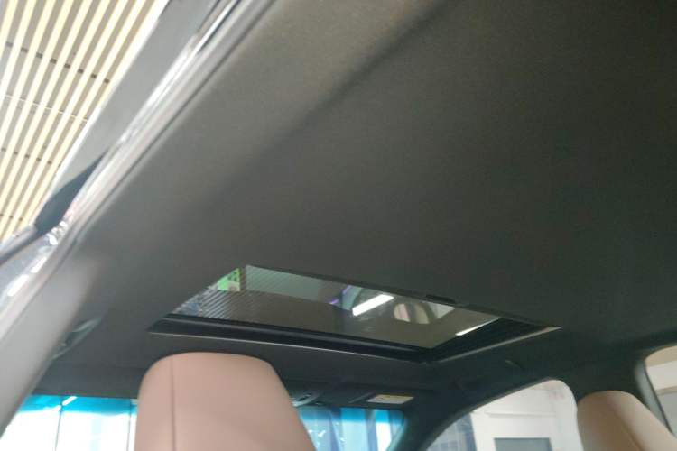 Used Lexus ES 2025 200 Premium Edition Headliner