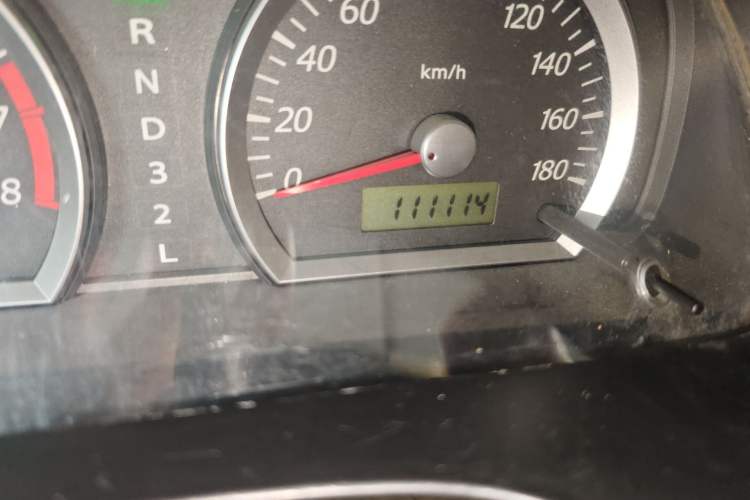 Used Suzuki Jimny 2011 1.3 AT Odometer Close Up