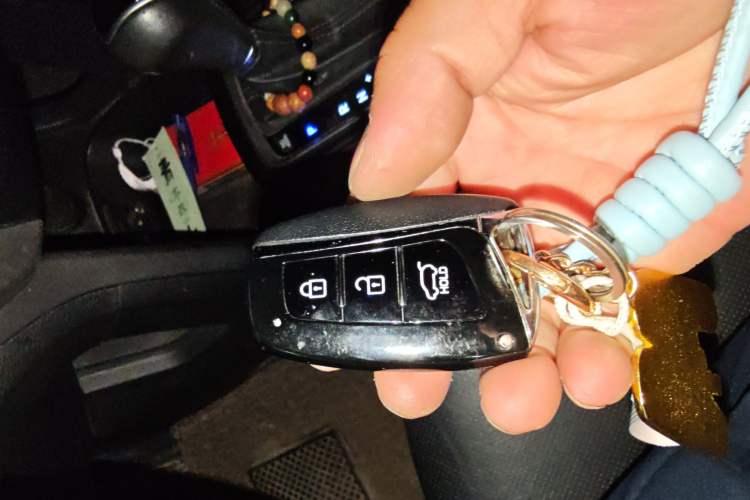 Used Hyundai Santa Fe 2015 2.0T Automatic Two-Wheel Drive Smart Version 5 Seats