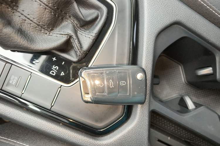 Used Volkswagen Tiguan L 2023 300TSI Automatic Two-Wheel Drive Smart Edition Vehicle Key