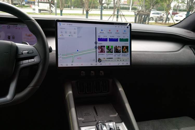 Used BYD Song L EV 2025 Intelligent Driving Version 602 km Range LiDAR-equipped All-Wheel-Drive Type Audio And AC Panel