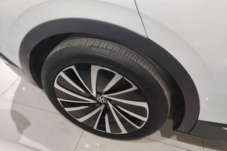 Used Volkswagen ID.4 X 2021 Pro Smart Long-Range Edition Right Rear Wheel Hub