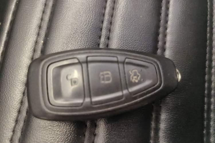 Used Ford Kuga 2015 2.0L GTDi Four-Wheel Drive Prestige Model Vehicle Key