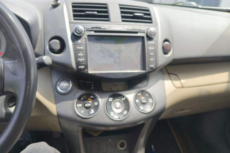 Used Toyota RAV4 2013 2.0L CVT Two-Wheel Drive Urban Edition Audio And AC Panel