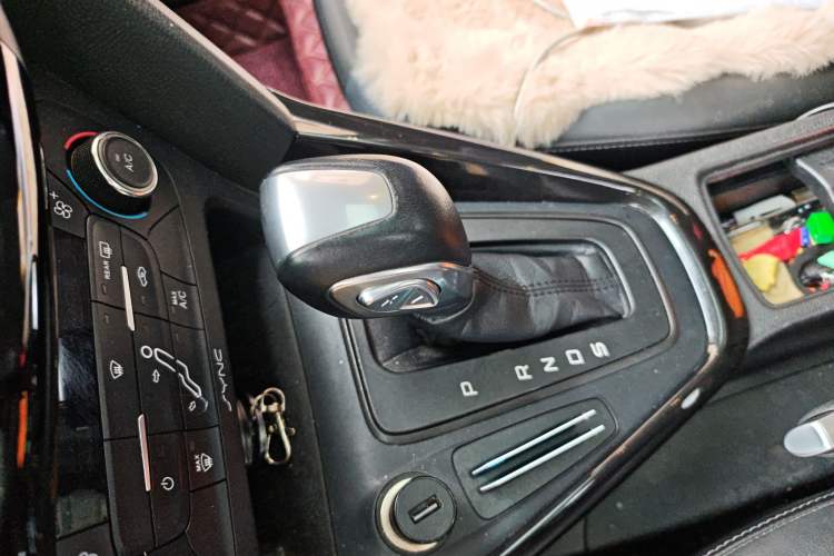 Used Ford Focus 2015 Hatchback 1.6L Automatic Fashion Edition