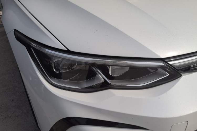 Used Volkswagen Golf 2023 280TSI DSG R-Line Lite Right Front Headlight