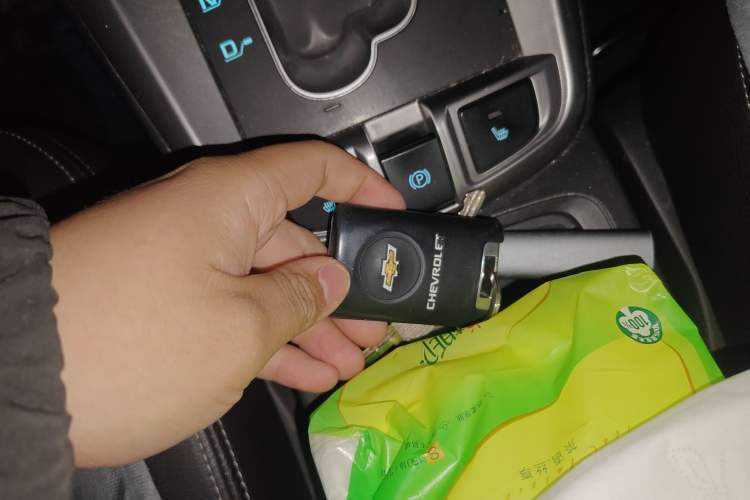 Used Chevrolet Captiva 2015 2.4L 4x4 Flagship Edition 7-Seater
