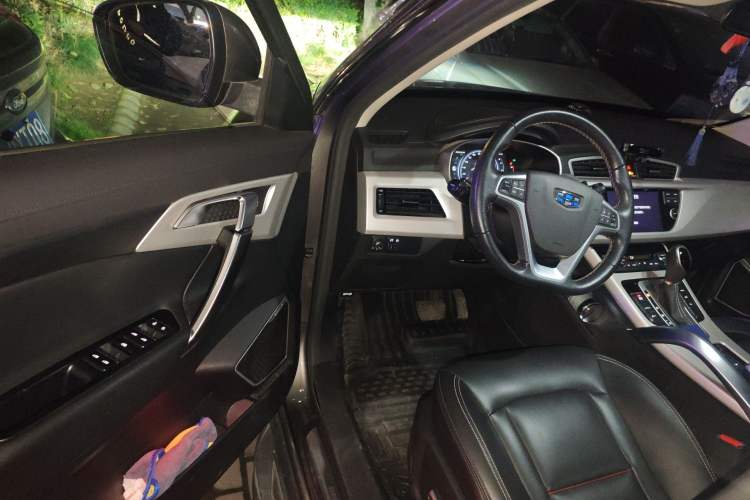 Used Geely Auto Emgrand X7 Sport 2018 1.8TD Automatic Two-Wheel Drive Smart Connect 4G Internet Edition