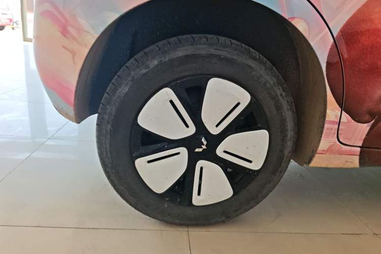 Used Wuling Hongguang MINIEV 2025 Four-Door Version Premium Edition Exterior 5