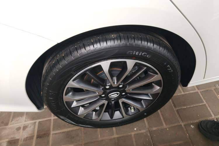 Used GAC Trumpchi EMPOW 2023 Shadow Leopard H High-Energy Hybrid Edition Right Rear Wheel Hub