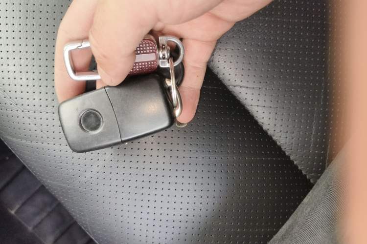 Used Volkswagen Tiguan 2015 1.8TSI Automatic All-Wheel-Drive Luxury Model Vehicle Key