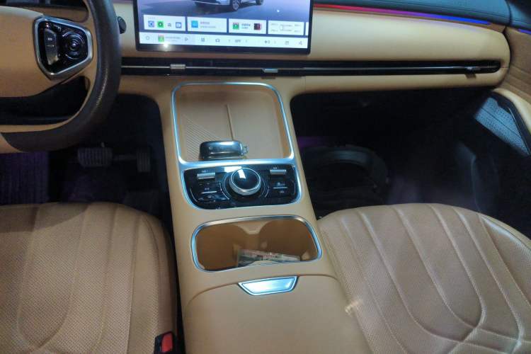 Used Geely Galaxy Xingjian 7 EM-i 2025 120km Launch+ Version Gear Lever