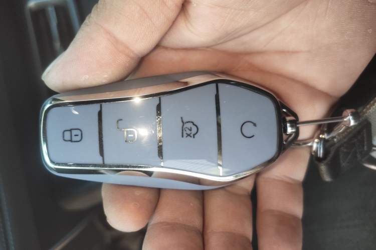 Used BYD Qin L 2025 DM-i Smart Drive 80KM Leading Model
