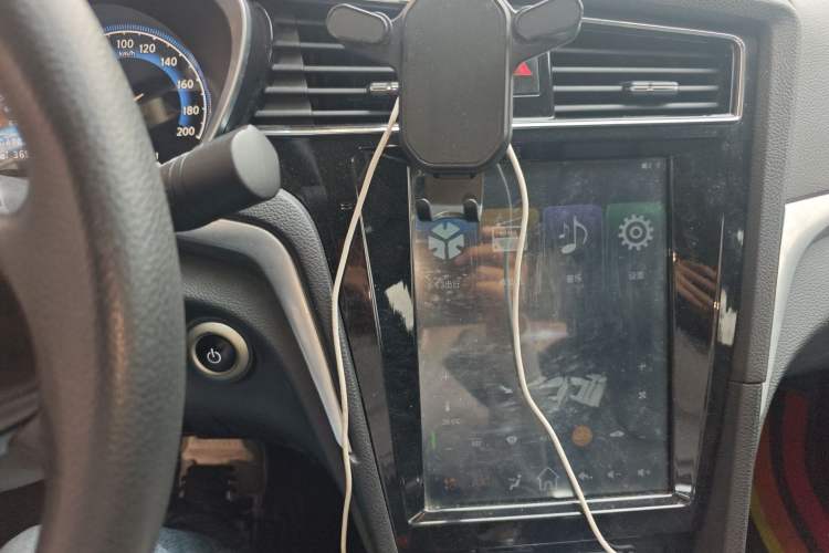 Used Venucia D60EV 2020 Standard Range T3 Audio And AC Panel