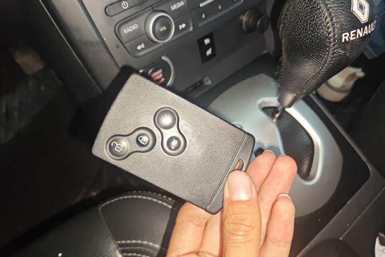 Used Renault Koleos 2014 Revised Version 2.0L Two-Wheel Drive Standard Edition Vehicle Key