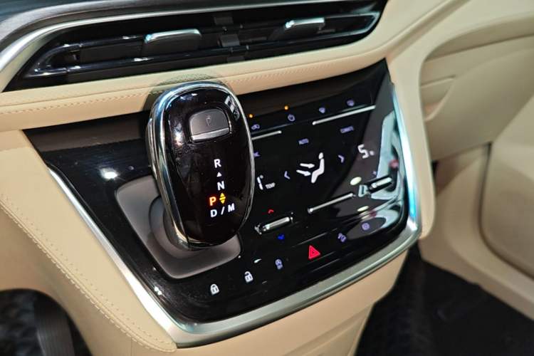 Used Buick GL8 2023 ES Lu Zun Deluxe Model
