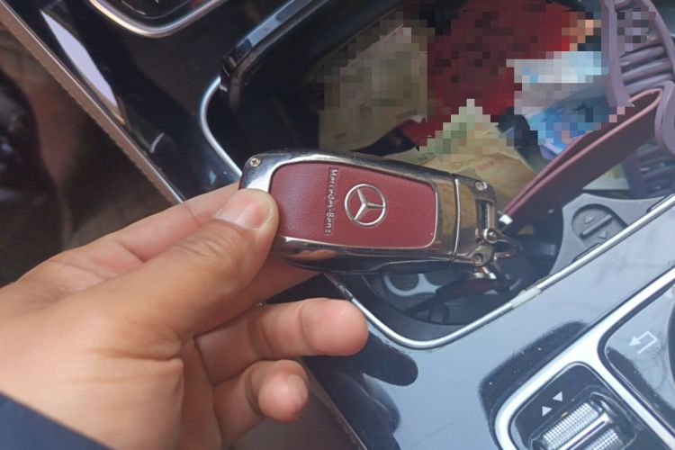 Used Mercedes-Benz E-Class 2016 E 300 L Sporty and Stylish Model
