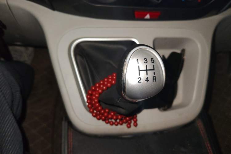 Used JAC Refine M3 2023 PLUS 1.5T 5/7-seat Classic Edition Gear Lever