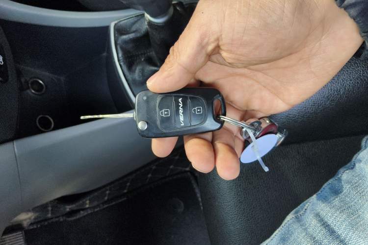 Used Hyundai Verna (older generation) 2014 1.4L Manual Smart GLS Trim Vehicle Key