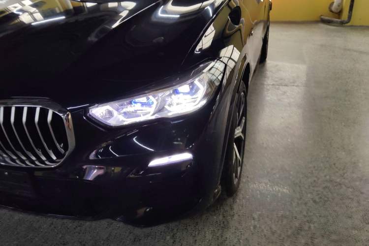 Used BMW X5 2021 xDrive40i Luxury Model with M Sport Package