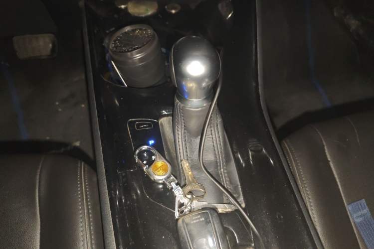 Used Toyota C-HR 2018 2.0L Leading with Sunroof China VI Standard Gear Lever