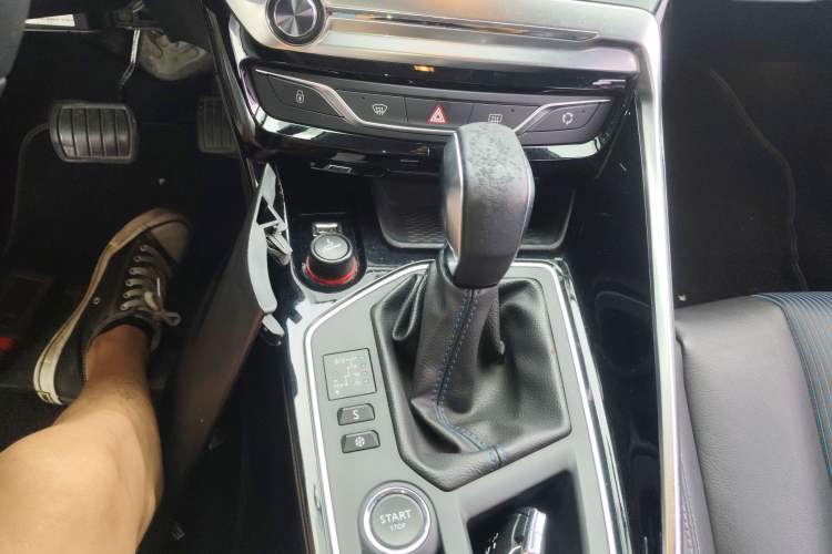 Used Peugeot 308 2016 350THP Automatic Prestige Edition Gear Lever