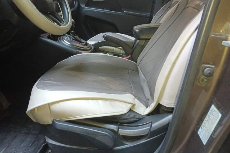 Used Kia Sportage R 2012 2.0L Automatic Two-Wheel Drive GL Trim
