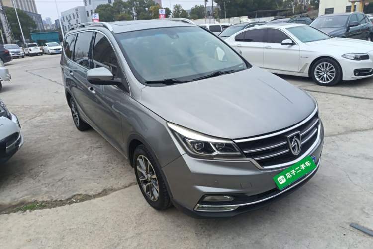 Used Baojun 730 2017 1.5T Manual Prestige Version 7 Seats
