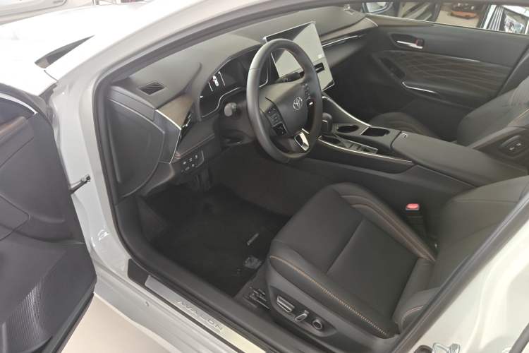 Used Toyota Avalon 2024 Dual-Engine 2.5L XLE Premium Edition