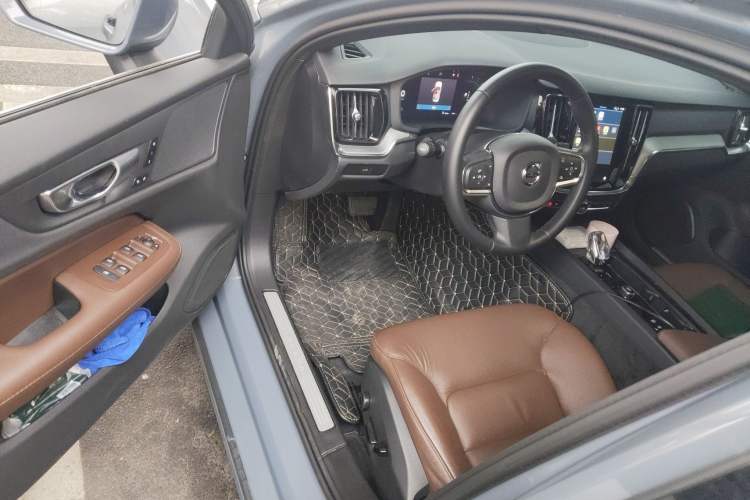 Used Volvo S60 2024 B4 Zhiyi Luxury Edition