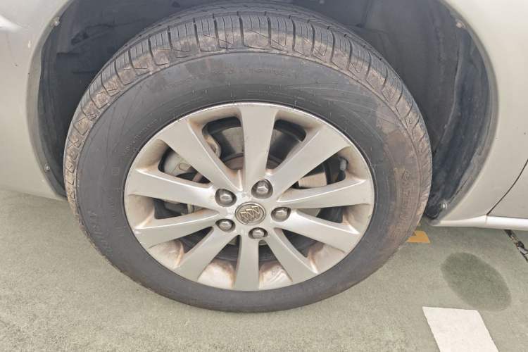 Used Buick GL8 2014 2.4L Classic Edition Left Front Wheel Hub