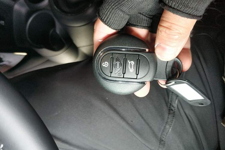 Used MINI MINI 2023 Revised 2.0T COOPER S CABRIO Artist