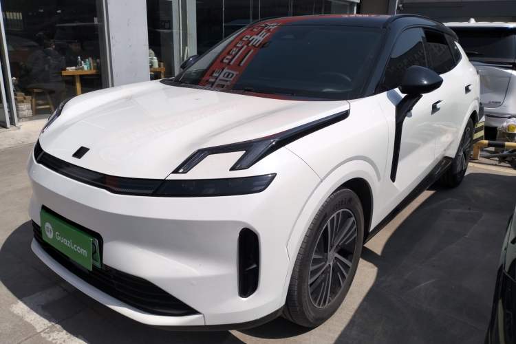 Used Lynk & Co 08 EM-P 2025 120km Long-Range Pro