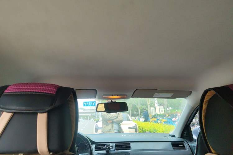 Used Volkswagen Santana 2015 1.6L Manual Fashion Edition
