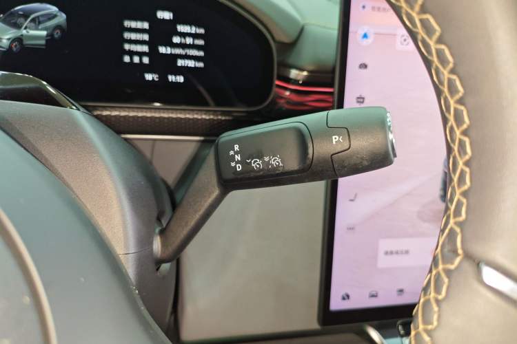 Used Zeekr 7X 2025 100 kWh Long-Range Rear-Wheel Drive with Intelligent Driving Features
