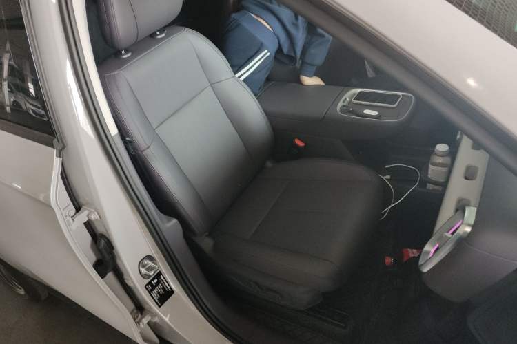 Used Leapmotor B10 2025 510 Joyful Edition Right Front Seat