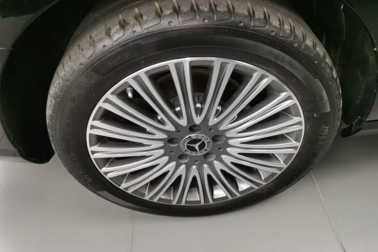 Used Mercedes-Benz E-Class 2023 Updated E 300 L Fashion Edition
