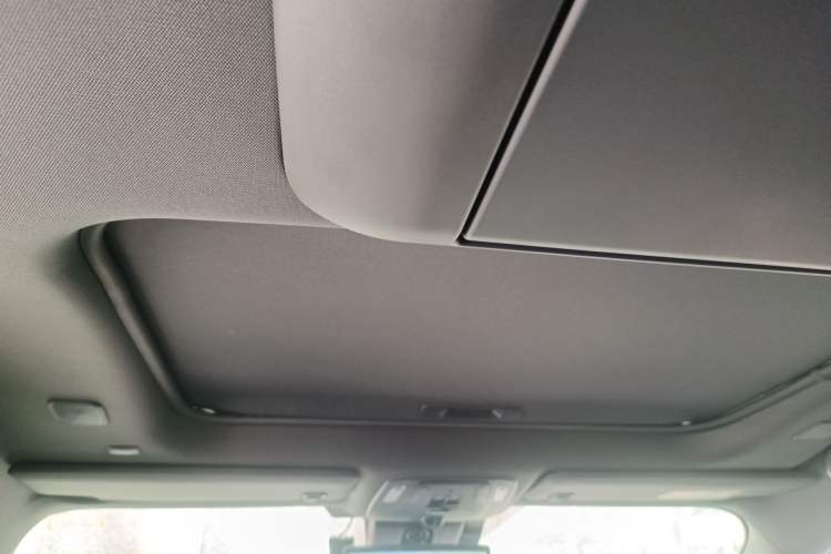 Used Toyota SIENNA 2021 2.5L Hybrid Platinum Edition Headliner