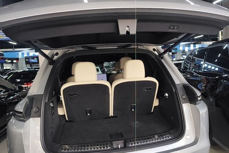 Used Li Auto L8 2023 Pro Model
