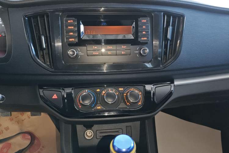 Used FORTHING Lingzhi 2022 M5L 1.6L Utility Model 7 Seats